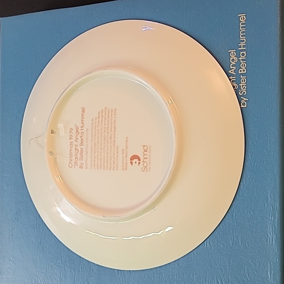 Vintage 1979 Christmas Plate "Starlight Angel" - Picture 2 of 5